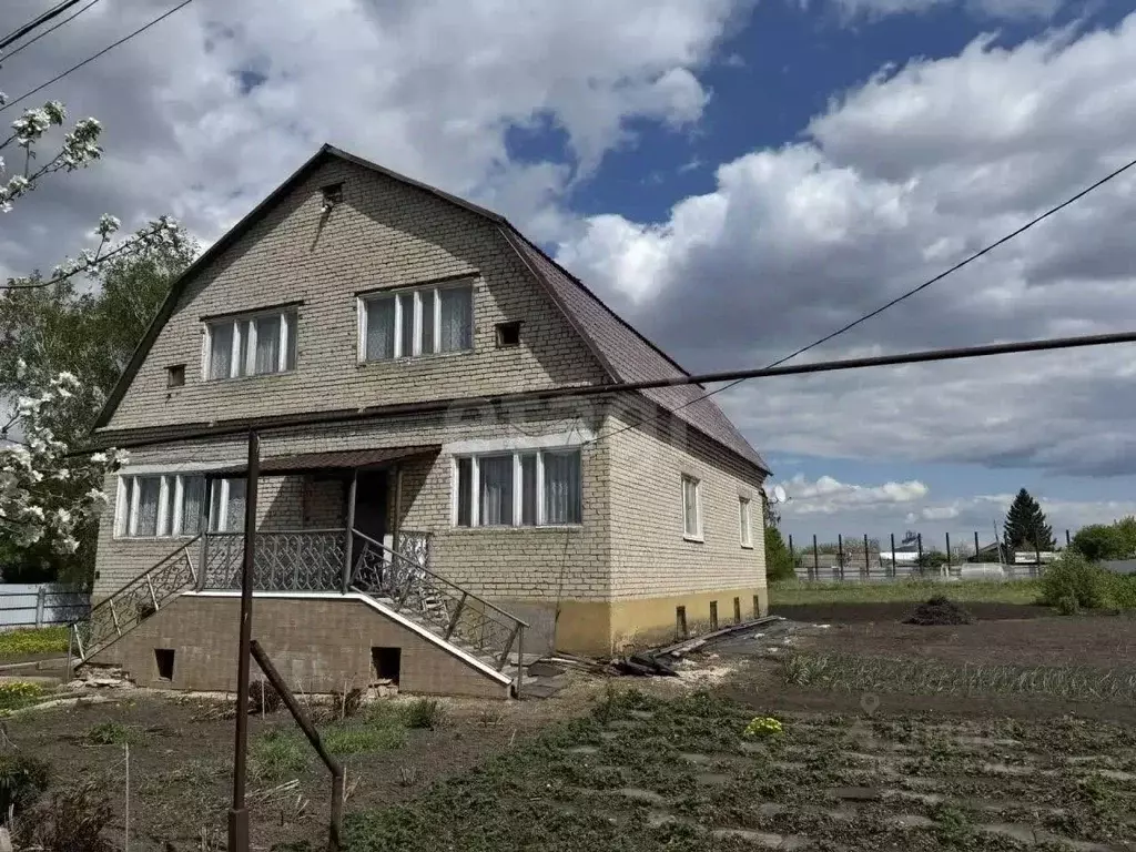 Дом в Мордовия, Рузаевский район, с. Инсар-Акшино ул. Свердлова (220 ... - Фото 1