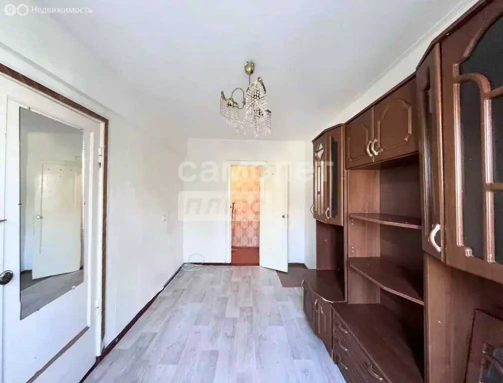 2-комнатная квартира: Омск, улица Фёдора Крылова, 8 (45.3 м) - Фото 1
