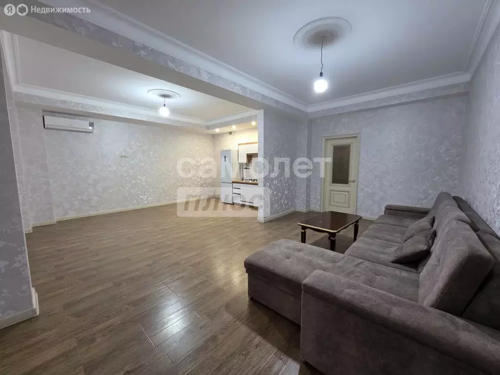 3-комнатная квартира: Махачкала, улица Эльзы Ибрагимовой, 27Г (98 м) - Фото 2