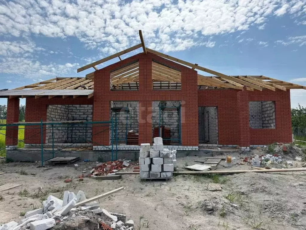 Дом в Брянская область, Брянский район, Отрадненское с/пос, с. ... - Фото 1