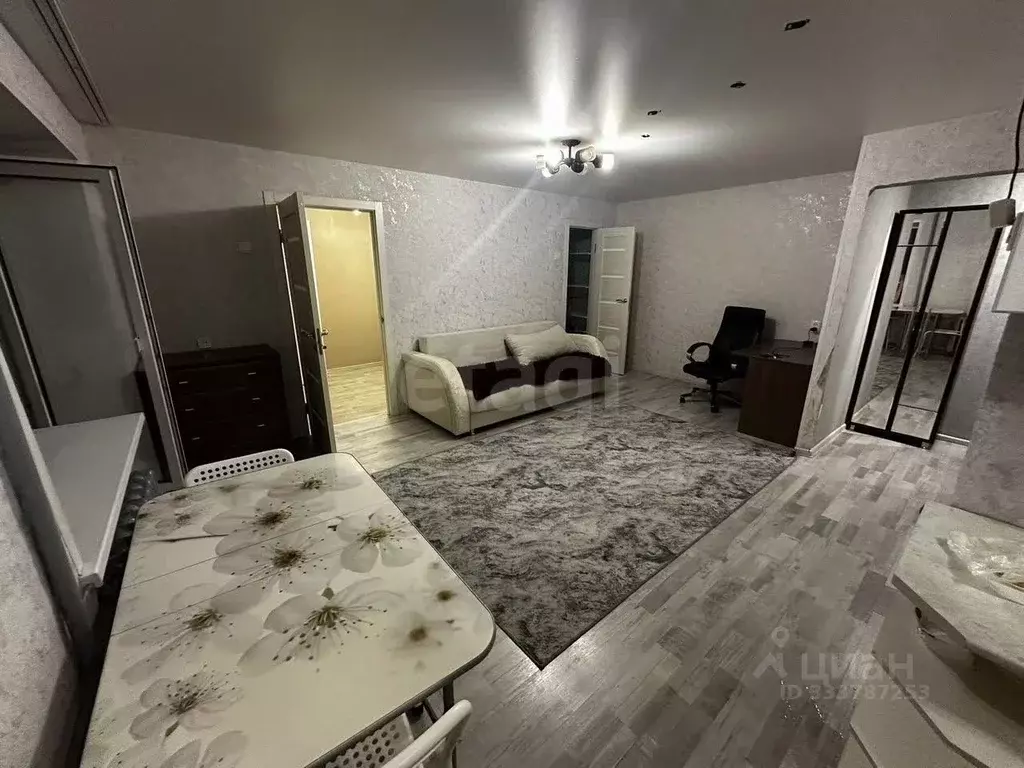 2-к кв. Тюменская область, Тюмень ул. Мельникайте, 95 (42.4 м) - Фото 1