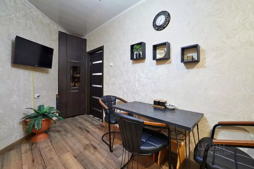 2-к кв. Челябинская область, Челябинск ул. Братьев Кашириных, 131 ... - Фото 2