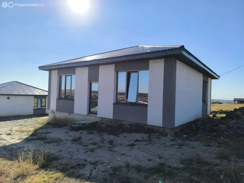Дом в Урожайное, Таврическая улица, 26 (100 м) - Фото 0
