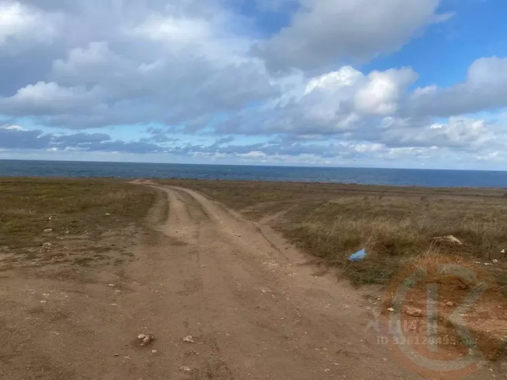 Участок в Крым, Сакский район, с. Штормовое  (10.0 сот.) - Фото 1