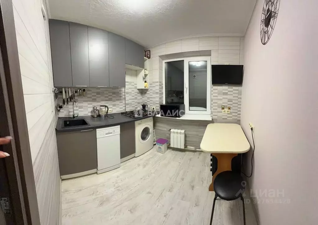 2-к кв. Московская область, Люберцы городской округ, Октябрьский пгт ... - Фото 0