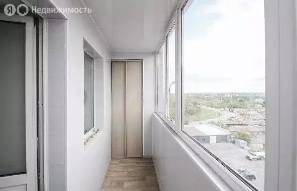 2-комнатная квартира: Тюмень, микрорайон Мыс, улица Малиновского, 6 ... - Фото 0