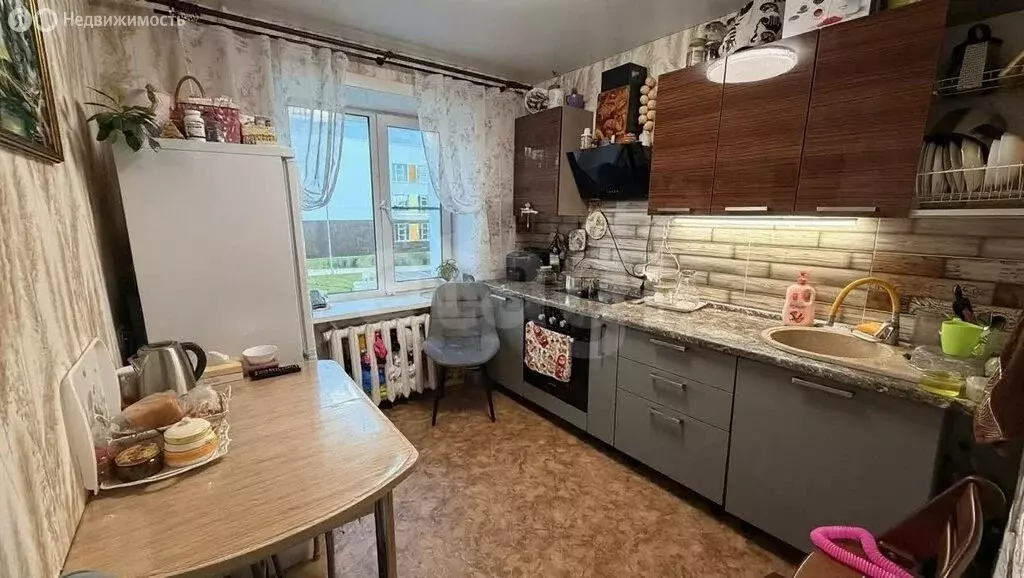 2-комнатная квартира: Макаров, Хабаровская улица, 20 (49.8 м) - Фото 2