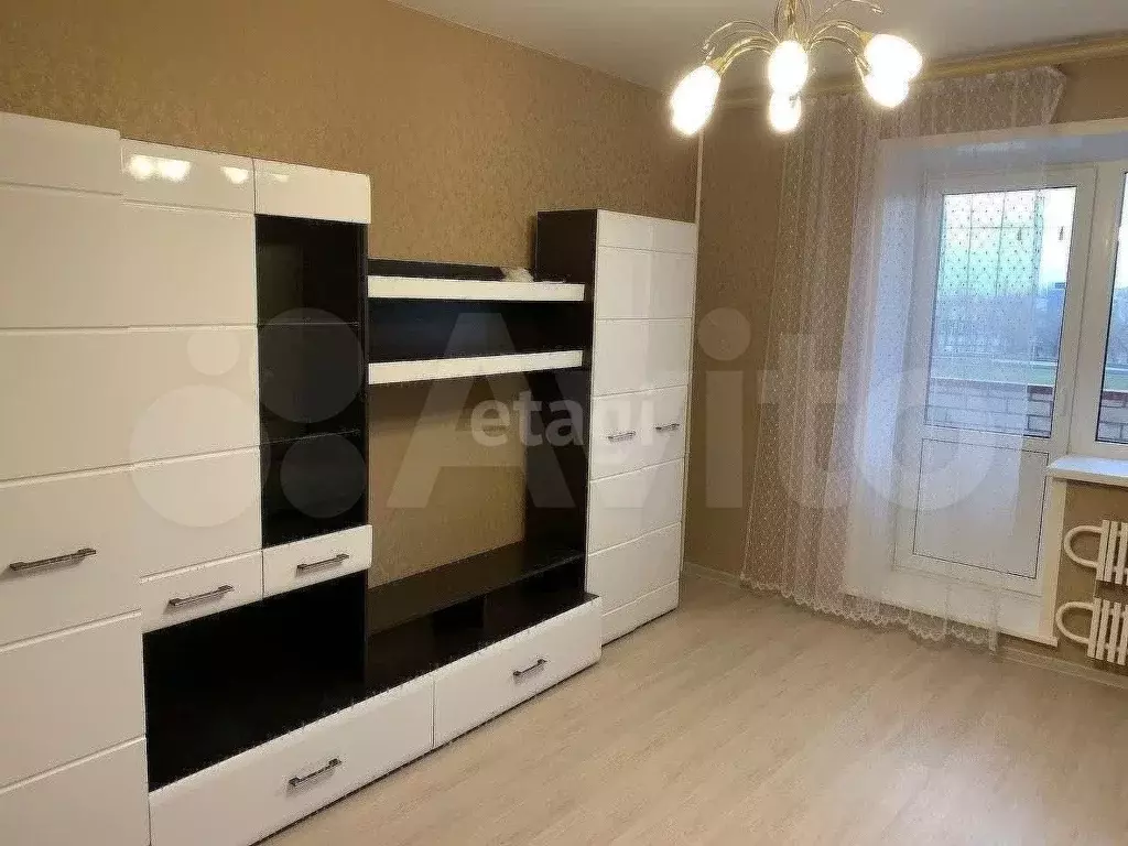 2-к. квартира, 60 м, 4/10 эт. - Фото 1