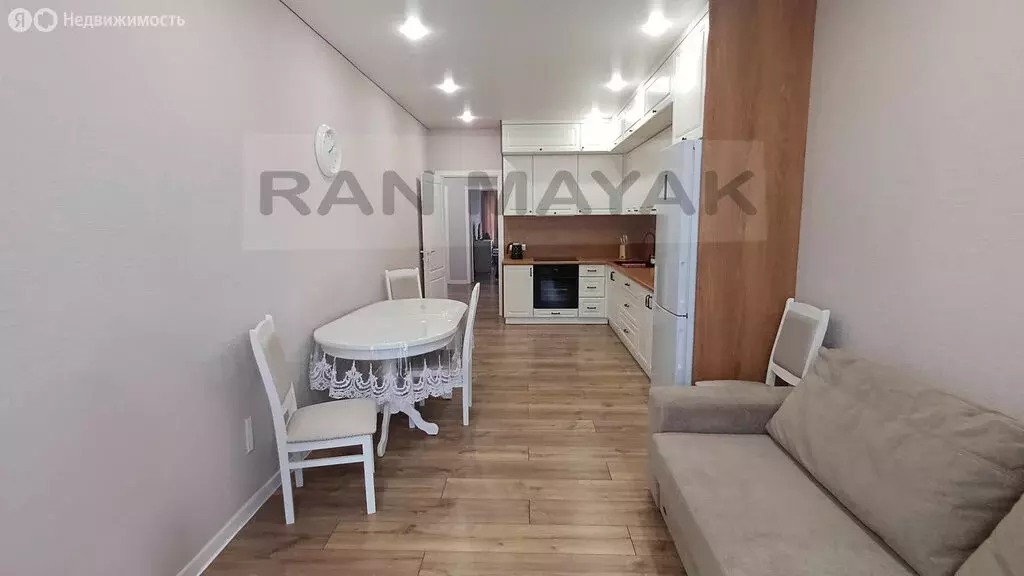 2-комнатная квартира: Майкоп, улица К.А. Васильева, 2/1 (64.2 м) - Фото 1