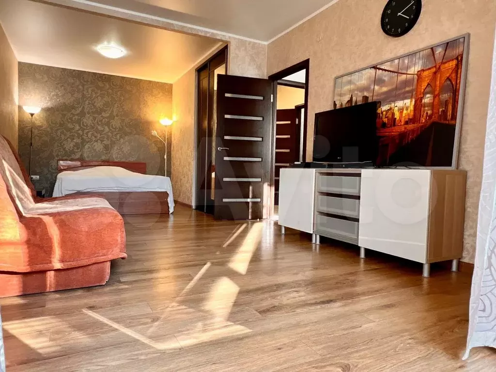 1-к. квартира, 50 м, 1/9 эт. - Фото 1