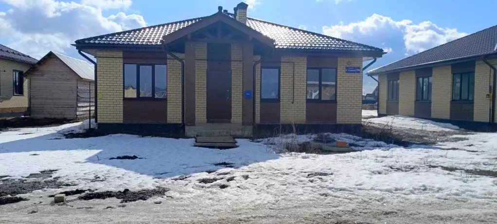 Дом в Татарстан, Лаишевский район, с. Сокуры ул. Большая (100 м) - Фото 0