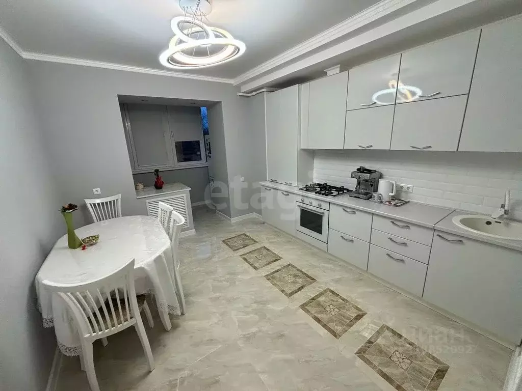 2-к кв. Калмыкия, Элиста ул. Номто Очирова, 8 (64.9 м) - Фото 1