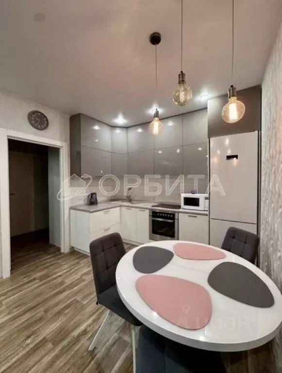 1-к кв. Тюменская область, Тюмень ул. Линейная, 17 (43.5 м) - Фото 0