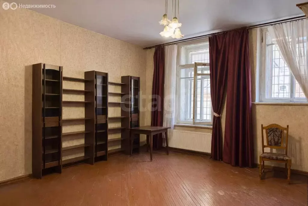 4-комнатная квартира: Санкт-Петербург, 12-я линия Васильевского ... - Фото 1