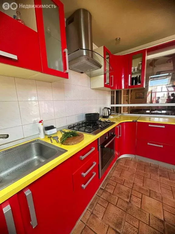 4-комнатная квартира: Горячий Ключ, улица Герцена, 56 (206.8 м) - Фото 1