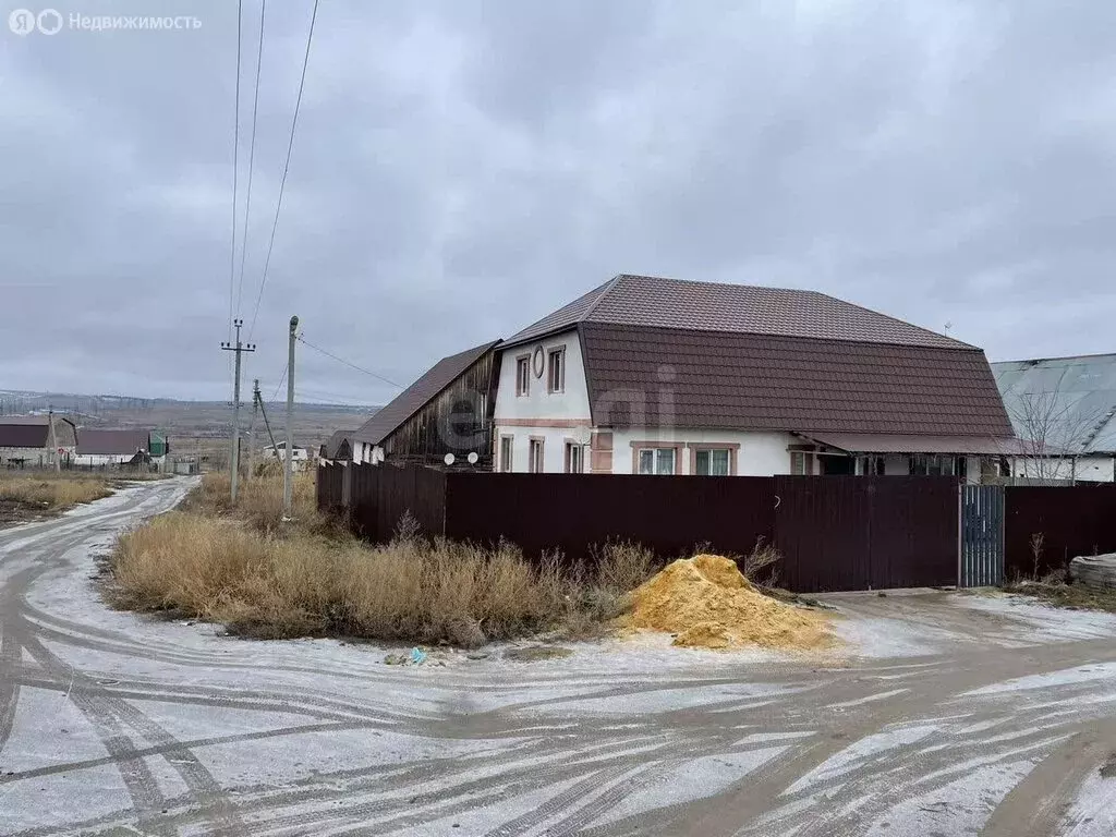 Дом в село Сторожевка, Южная улица (180 м) - Фото 0