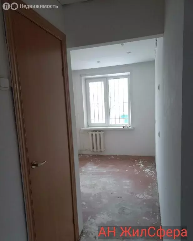 3-комнатная квартира: Барнаул, улица Попова, 114 (65.8 м) - Фото 0