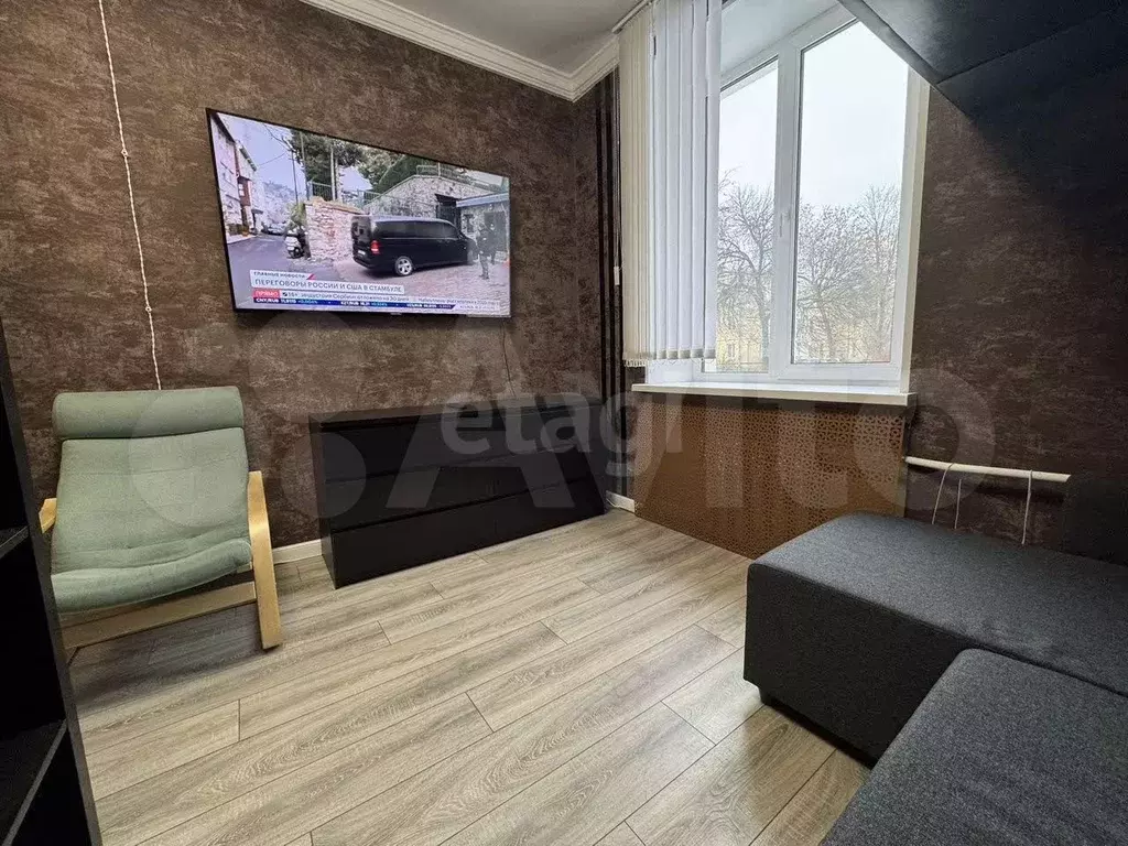 Комната 16 м в 4-к., 1/3 эт. - Фото 1