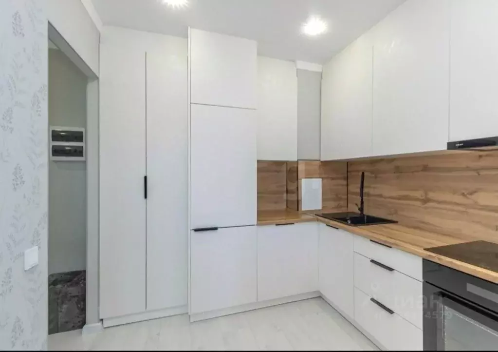 2-к кв. Омская область, Омск просп. Комарова, 11/3 (53.0 м) - Фото 2