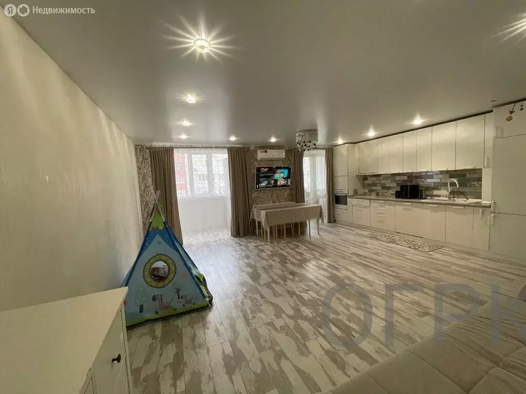 3-комнатная квартира: Уфа, Новомостовая улица, 31 (92 м) - Фото 1