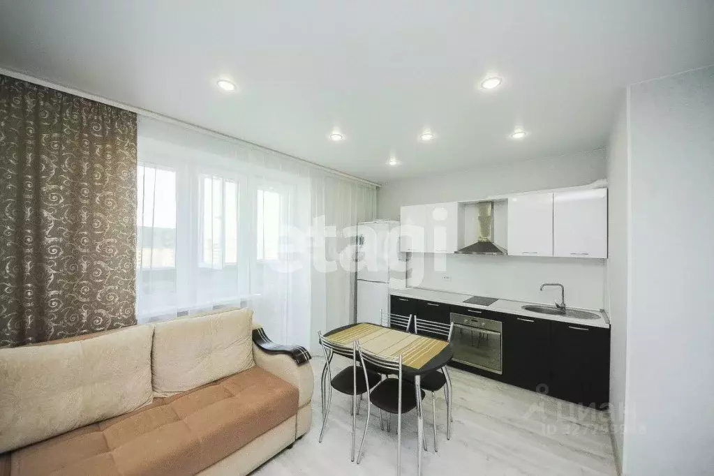 Студия Тюменская область, Тюмень ул. Дмитрия Менделеева, 2 (29.5 м) - Фото 1