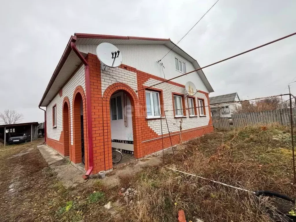 Дом в Белгородская область, Валуйский городской округ, с. Подгорное ... - Фото 1