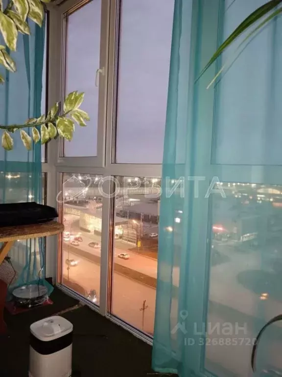 2-к кв. Тюменская область, Тюмень ул. Пермякова, 83 (61.7 м) - Фото 1