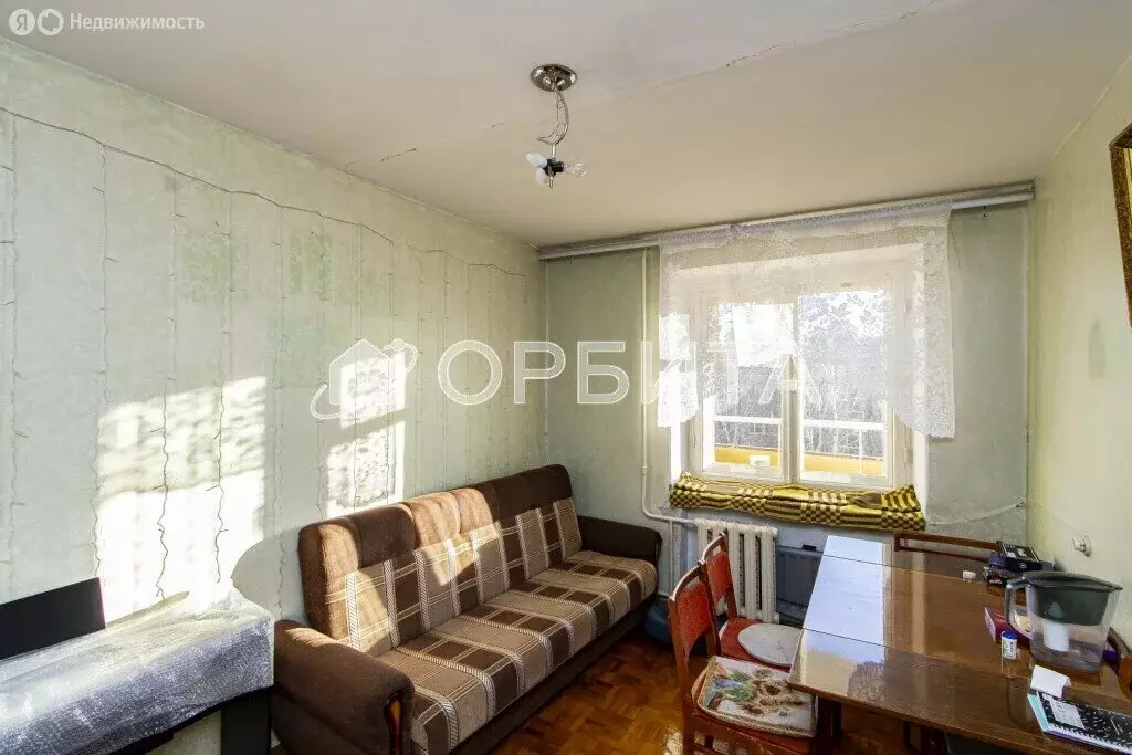 2-комнатная квартира: Тюмень, улица Республики, 92 (50 м) - Фото 1