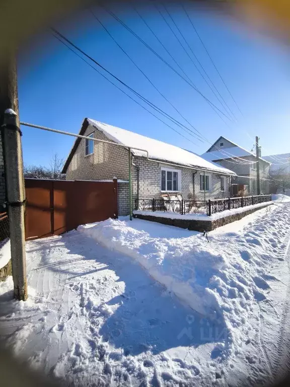 Дом в Курская область, Рыльск пер. Луначарского, 49 (117 м) - Фото 1