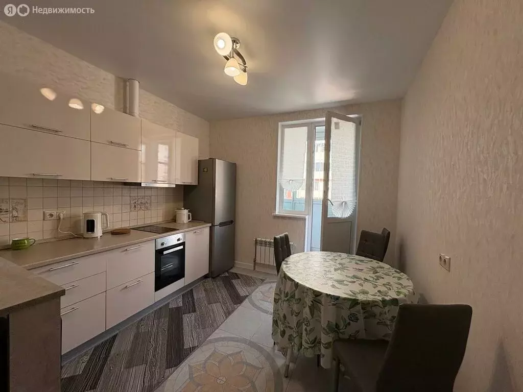 3-комнатная квартира: деревня Бородино, Малая Бородинская улица, 1к2 ... - Фото 0