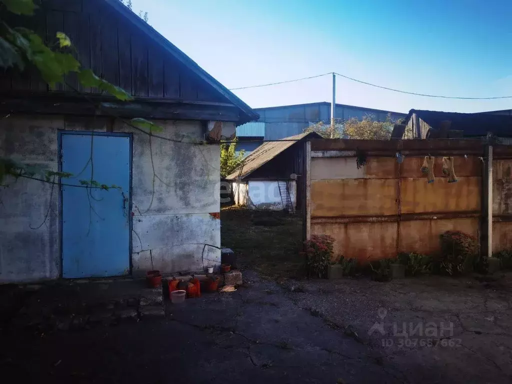 Дом в Липецкая область, Усманский район, Октябрьский сельсовет, с. ... - Фото 1