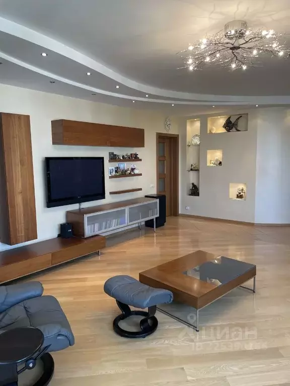 4-к кв. Москва ул. Дыбенко, 16К1 (159.0 м) - Фото 1