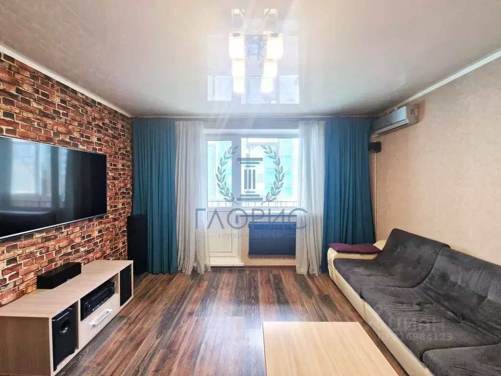 2-к кв. Хакасия, Абакан ул. Кирова, 107к1 (51.1 м) - Фото 0