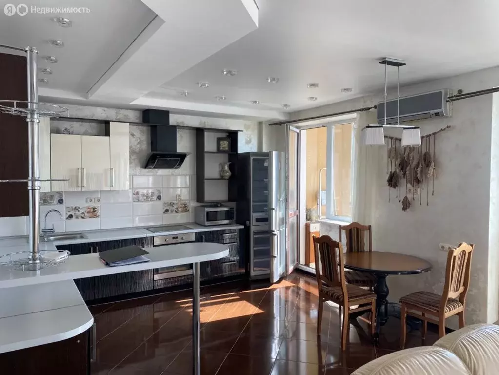 2-комнатная квартира: Волгоград, Новороссийская улица, 5 (91.3 м) - Фото 1