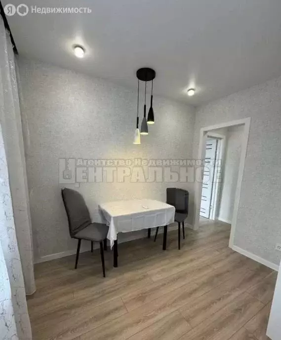 1-комнатная квартира: Смоленск, улица Академика Петрова, 16 (42 м) - Фото 2