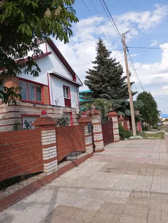 Дом в Башкортостан, Бирск Высоковольтный пер. (159 м) - Фото 1