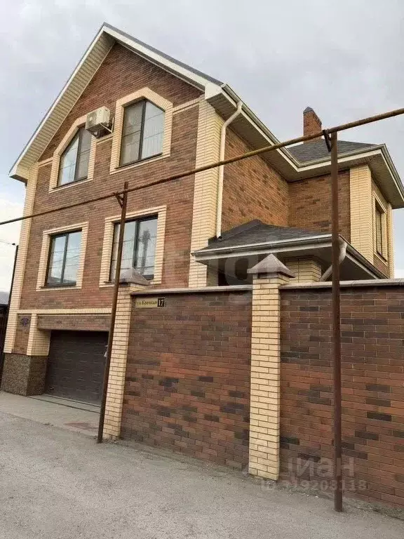 Дом в Ростовская область, Ростов-на-Дону Крепкая ул. (270 м) - Фото 1