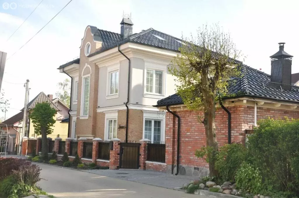 Дом в Зеленоградск, улица Горького (220 м) - Фото 1