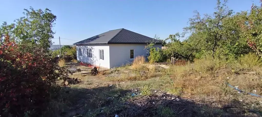 Дом в Волгоградская область, Волгоград Ветеран СНТ, ул. Имени Героя ... - Фото 1