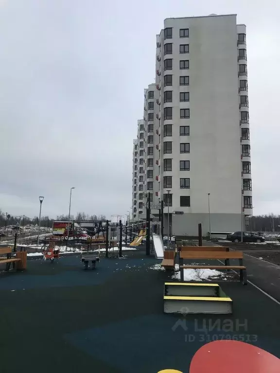 3-к кв. Московская область, Одинцовский городской округ, д. Малые ... - Фото 0