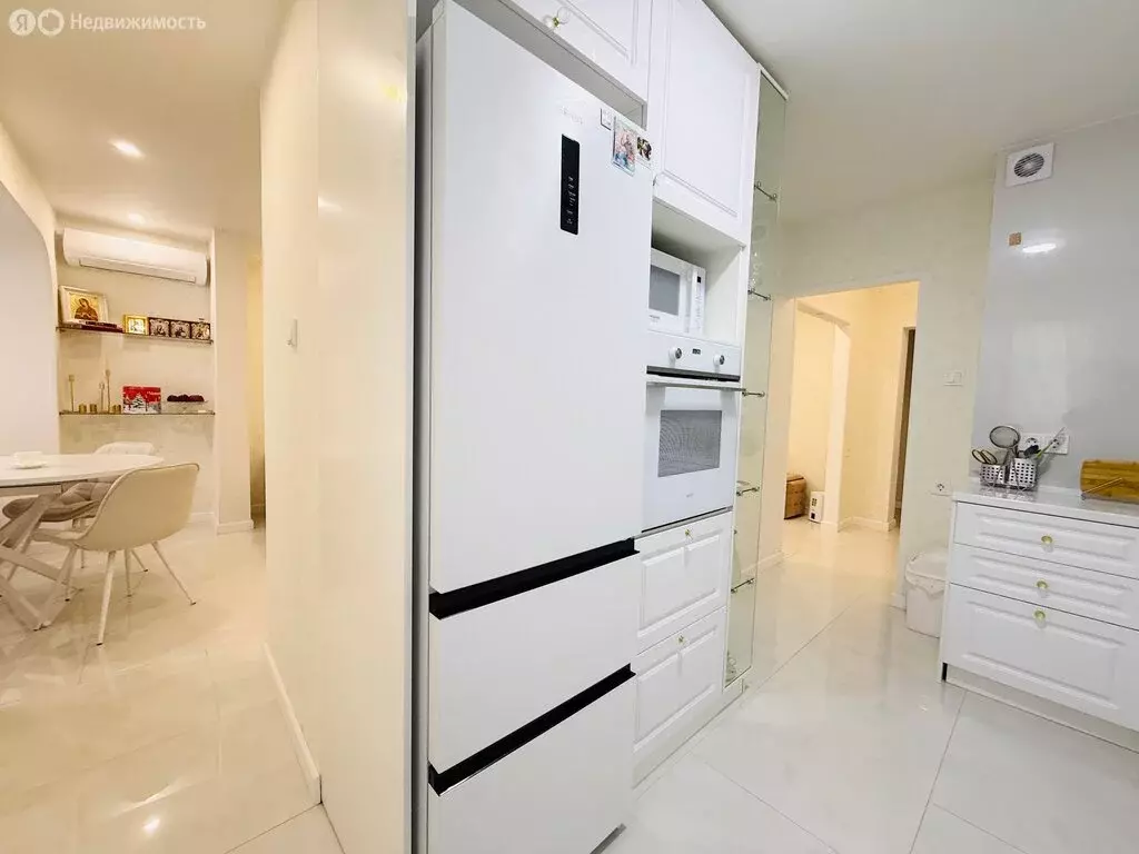 3-комнатная квартира: Алушта, улица 60 лет СССР, 13 (65.9 м) - Фото 1