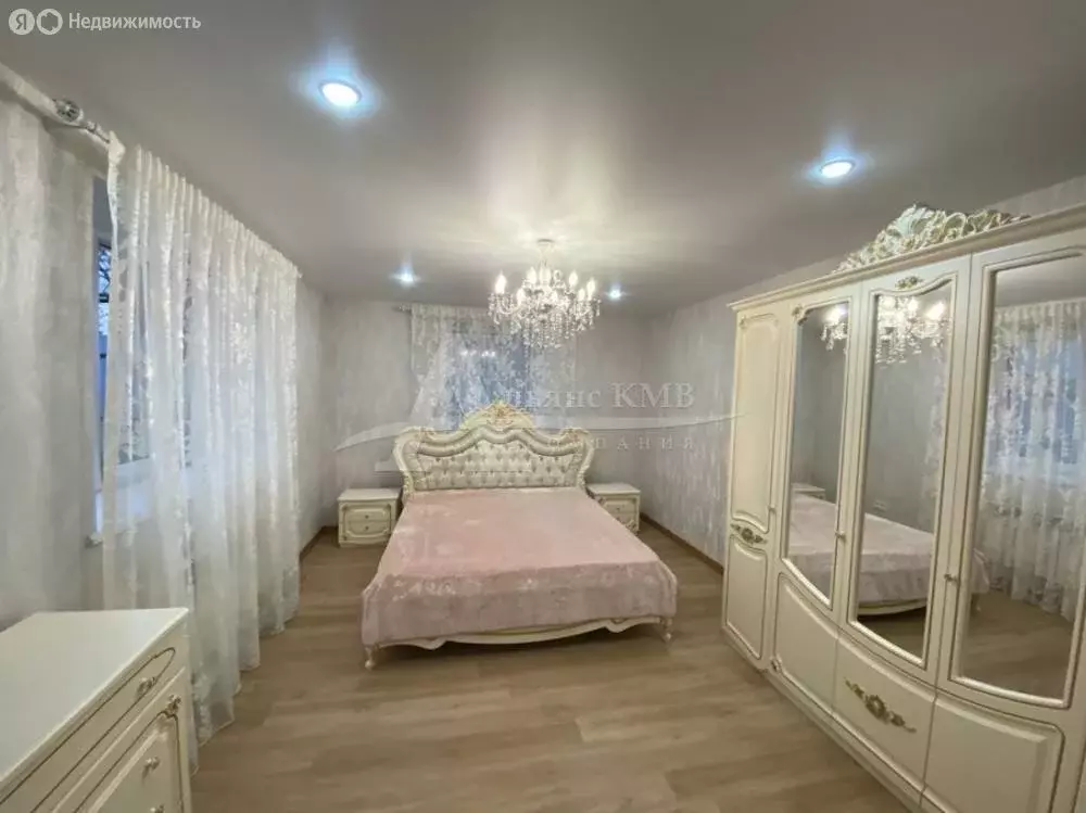 1-комнатная квартира: Кисловодск, улица 40 лет Октября, 10 (70 м) - Фото 1