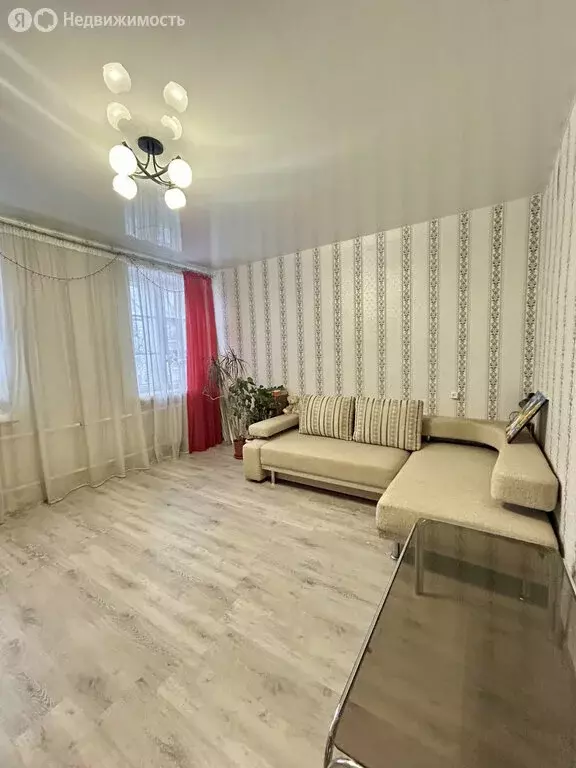 2-комнатная квартира: Киров, улица Защитников Отечества, 68 (60.4 м) - Фото 1