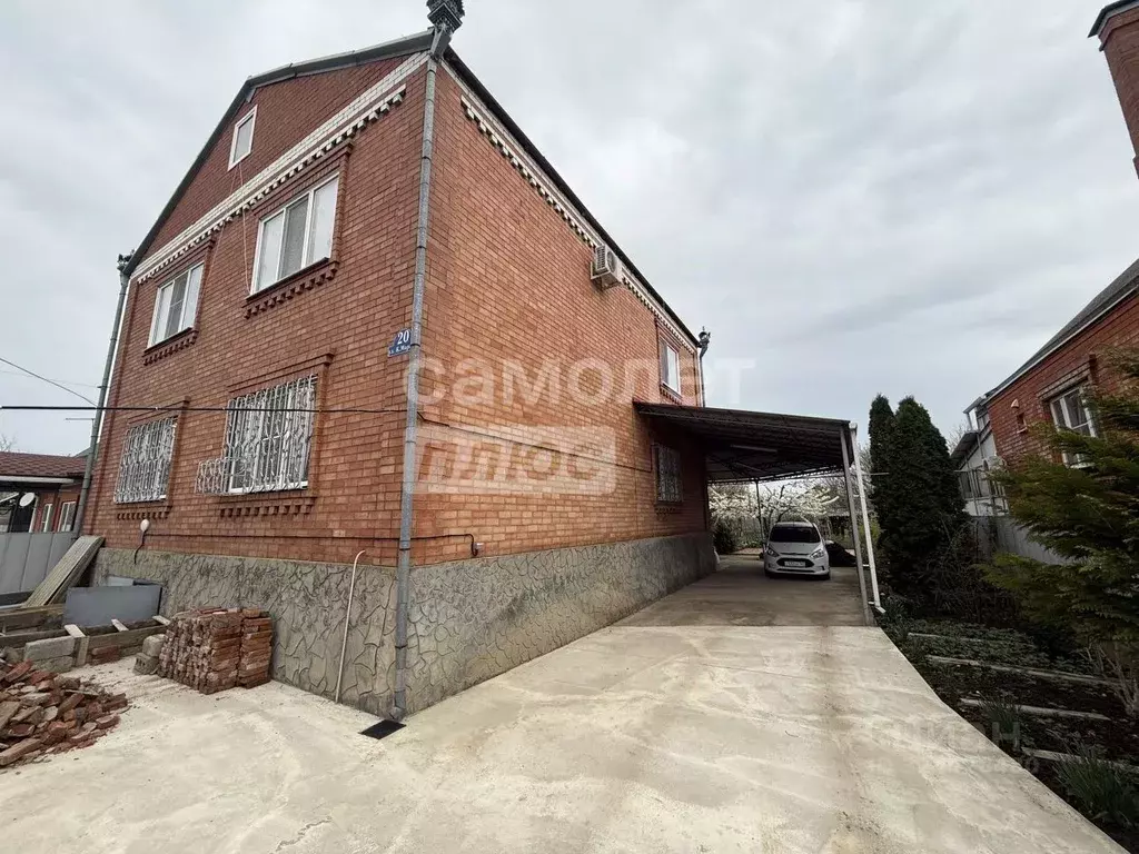 Дом в Краснодарский край, Динская ст-ца ул. Димитрова (240 м) - Фото 1