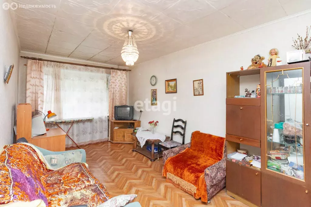 3-комнатная квартира: Тюмень, улица Свердлова, 57 (56.9 м) - Фото 1