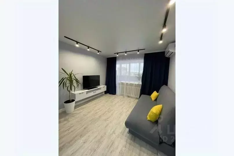 1-к кв. Татарстан, Зеленодольск Столичная ул., 10 (50.0 м) - Фото 1
