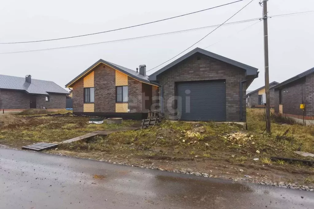 Дом в Башкортостан, Уфимский район, Русско-Юрмашский сельсовет, с. ... - Фото 1