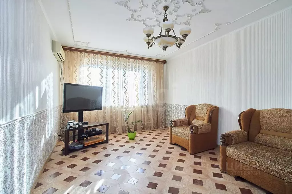 2-к кв. Тюменская область, Тюмень Инженерная ул., 66 (68.7 м) - Фото 1