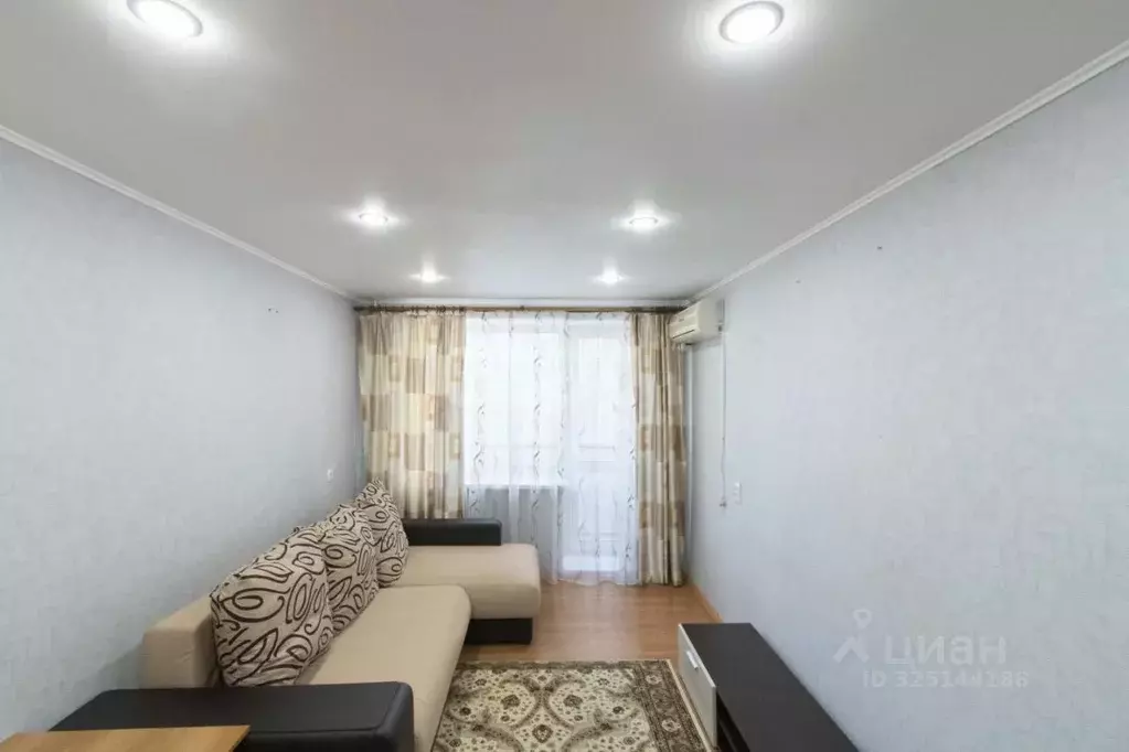 1-к кв. Тюменская область, Тюмень ул. 50 лет Октября, 66 (28.4 м) - Фото 1