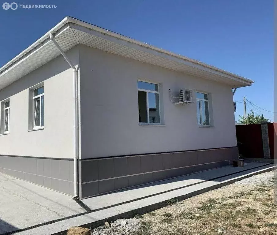 Дом в Трудовское сельское поселение, посёлок Айкаван, улица ... - Фото 1